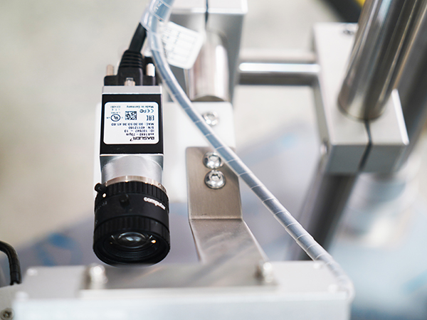 S310立式圆瓶智能贴标机视频