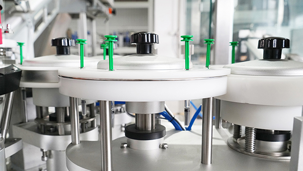 赛康尼圆瓶贴标机