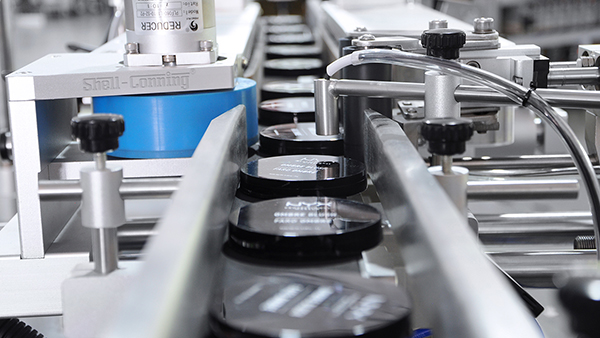 全自动立式圆瓶贴标机