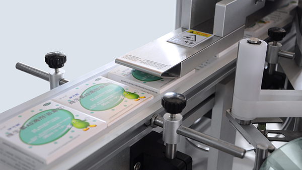 双面贴标机定制