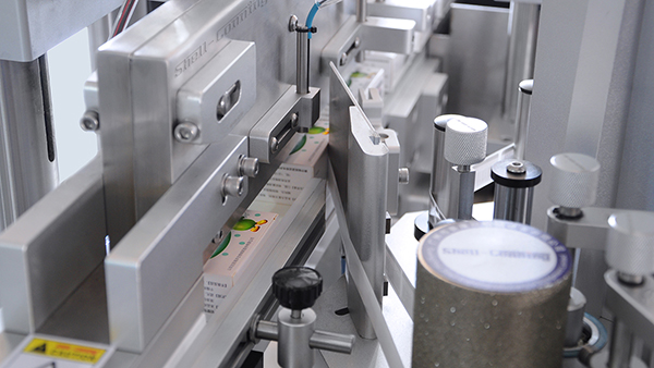 肇庆欧迪斯双侧面贴标机应用合作案例