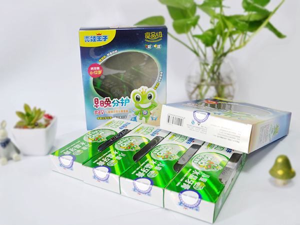 S818纸盒单角封口智能贴标机适用样品2