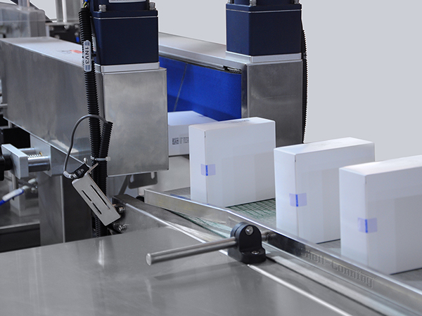 S828纸盒对角封口智能贴标机适用样品4