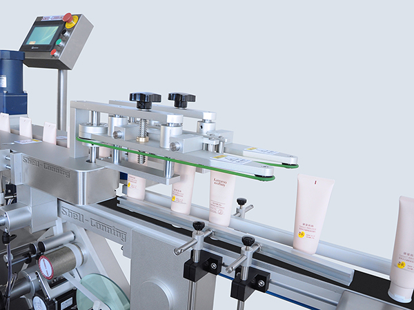 S216顶底面智能贴标机