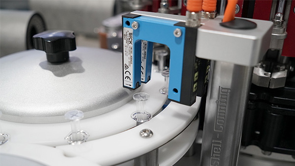 医药行业贴标机解决方案2